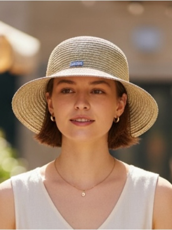Wallaroo Accessories - Women’s Green Straw Sun Hat with Small Logo Tab